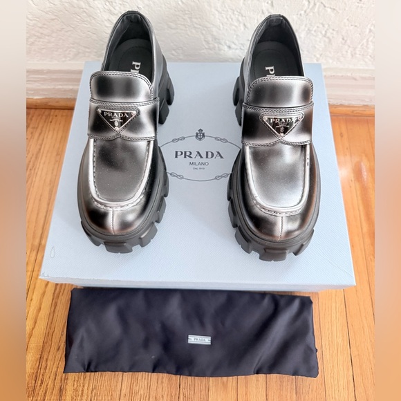 New Prada Monolith brushed leather loafers. Size EU 36. US 6. - Picture 6 of 13